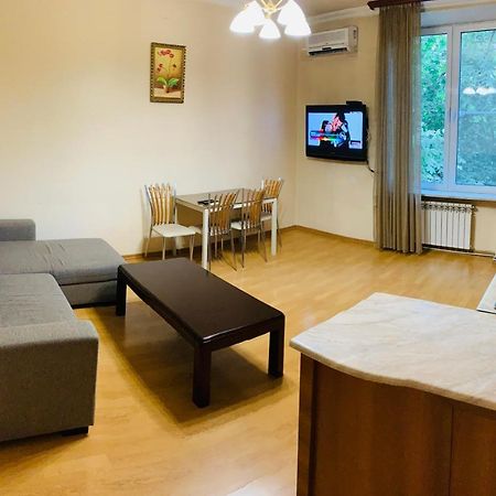 City Center Apartment On Sayat Nova Street 예레반 외부 사진