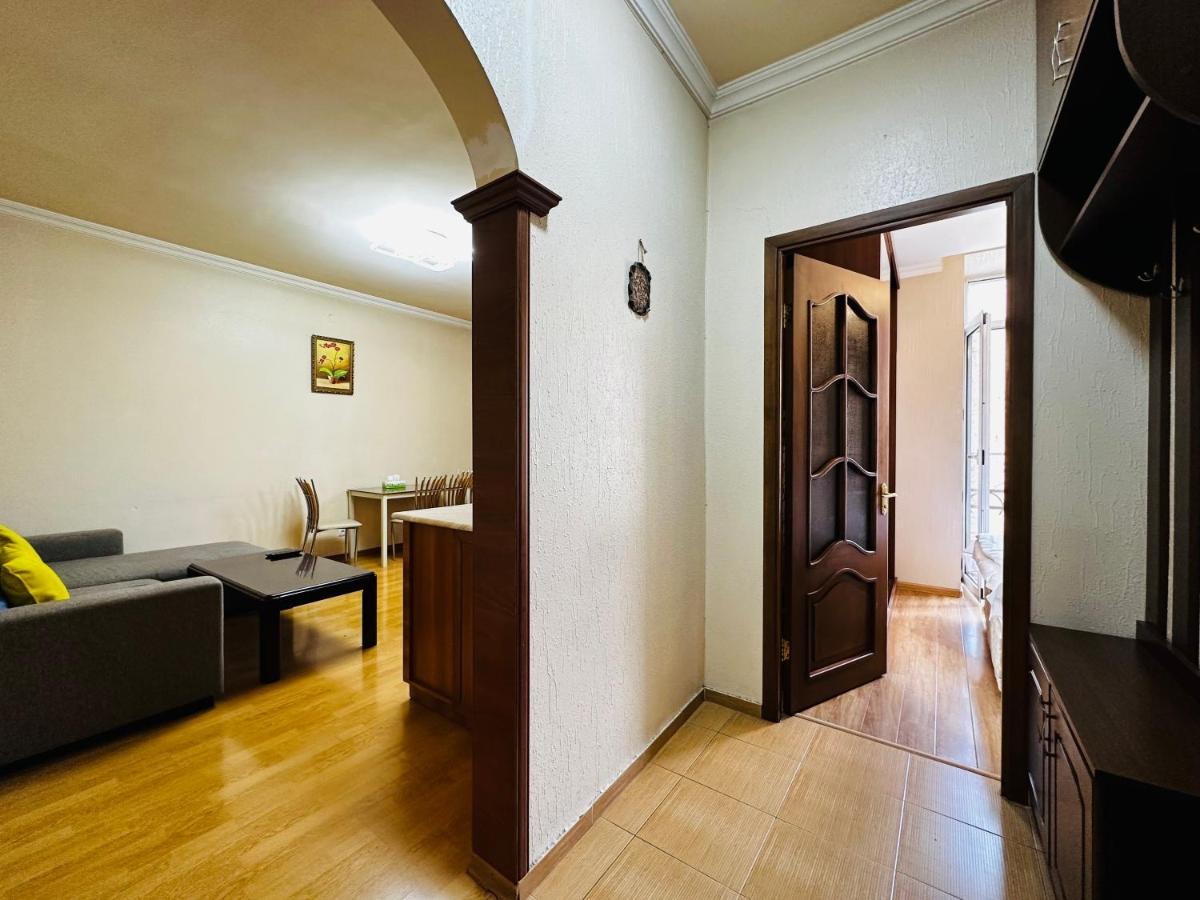 City Center Apartment On Sayat Nova Street 예레반 외부 사진